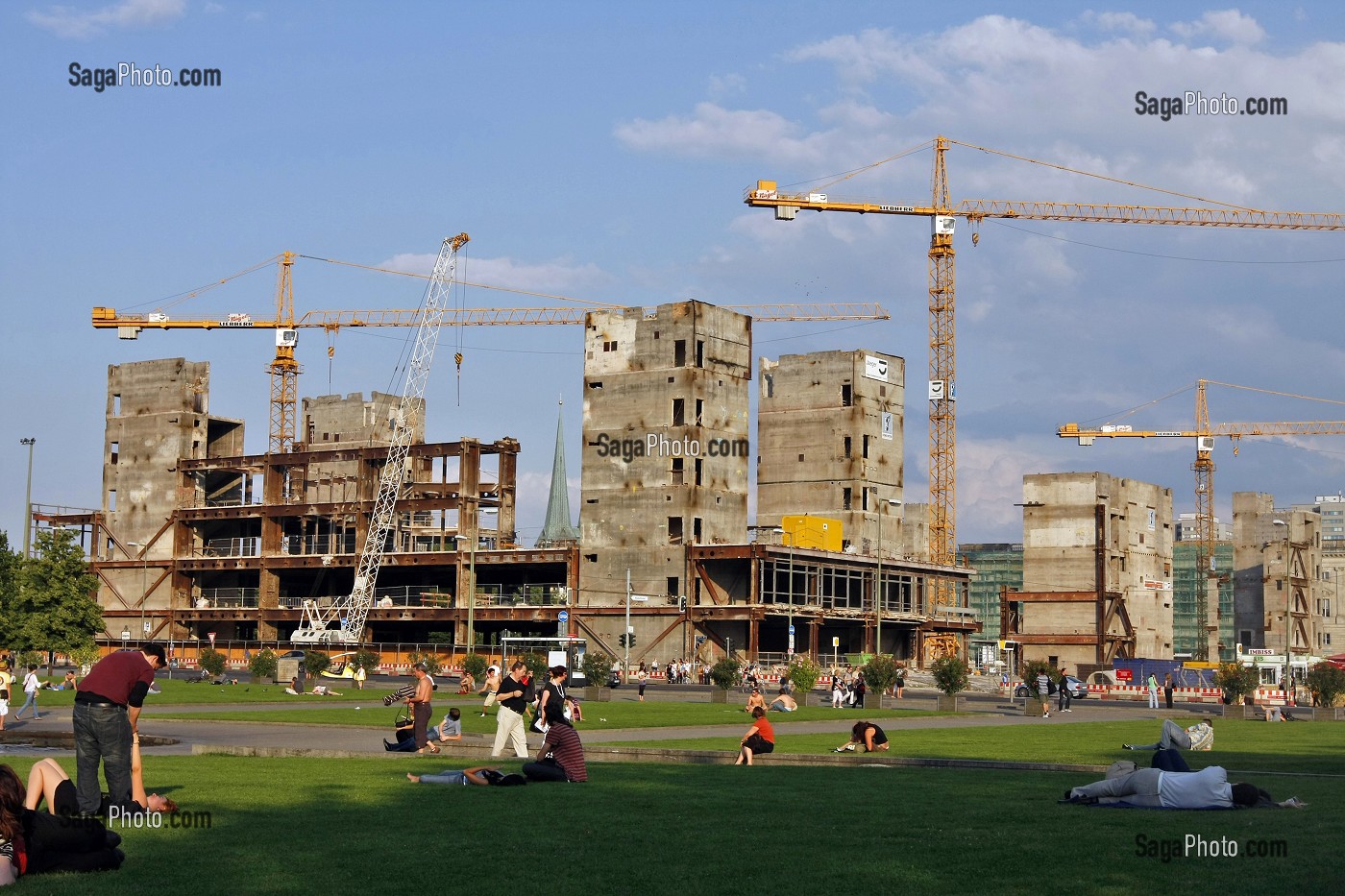 LUSTGARTEN ET CONSTRUCTION D'UN FUTUR PALAIS., BERLIN, ALLEMAGNE 