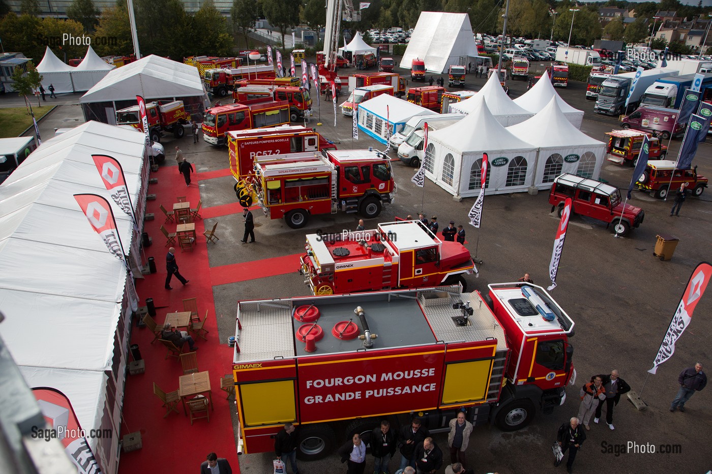 EXPOSITION DE MATERIEL ET CAMIONS ROUGES, 119 EME CONGRES NATIONAL DES SAPEURS-POMPIERS DE FRANCE, AMIENS, SOMME (80), FRANCE 