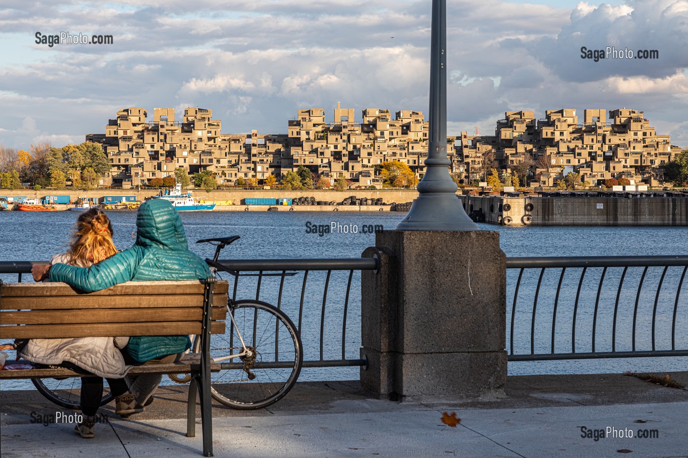 photo de CITE DE HABITAT 67 DE L'ARCHITECTE MOSHE SAFDIE, CONSTRUCTION DE D'IMMEUBLES MODULABLES