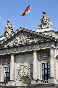 FACADE DU MUSEE DE L'HISTOIRE ALLEMANDE, DEUTSCHES HISTORISCHES MUSEUM, ZEUGHAUS, BERLIN, ALLEMAGNE 