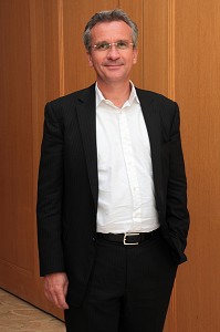 FRANK ESSER, PDG DE SFR
