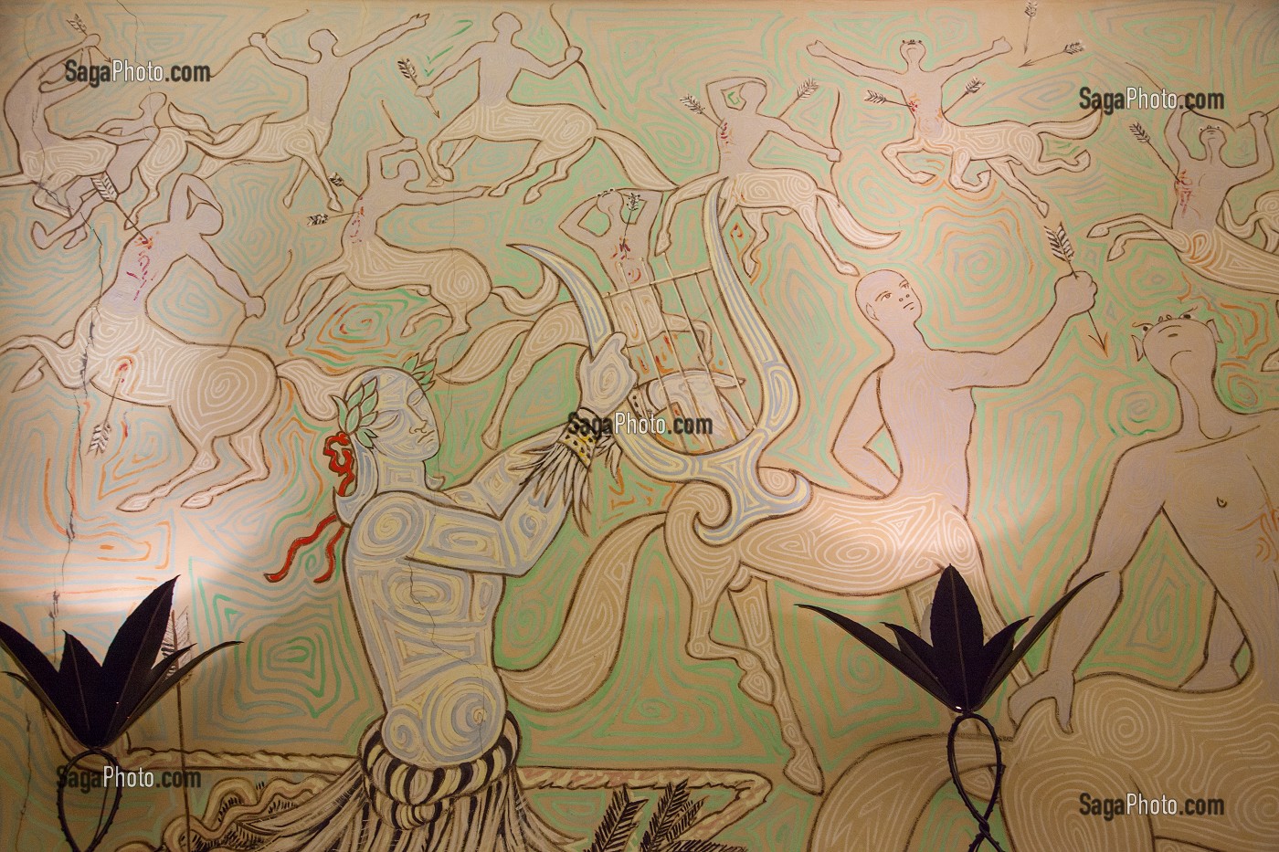 ORPHEE PERD EURYDICE PEINT PAR JEAN COCTEAU 1957-1958, DECOR DE LA SALLE DES MARIAGES DE LA MAIRIE DE MENTON, ALPES-MARITIMES (06), FRANCE ©ADAGP - TEL: 01 43 59 09 79 