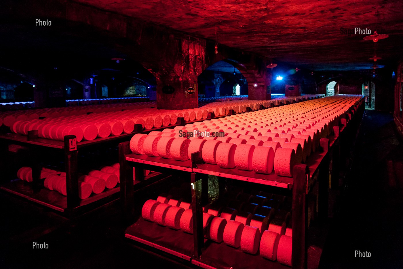 CAVE D'AFFINAGE DU FROMAGE ROQUEFORT, CAVE SOCIETE, GROUPE LACTALIS, (12) AVEYRON, MIDI-PYRENEES, FRANCE  