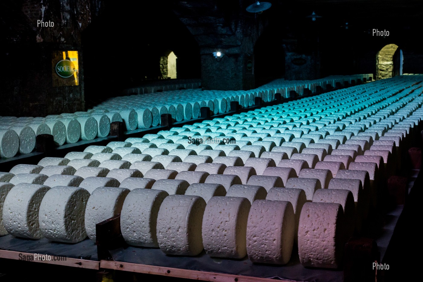 CAVE D'AFFINAGE DU FROMAGE ROQUEFORT, CAVE SOCIETE, GROUPE LACTALIS, (12) AVEYRON, MIDI-PYRENEES, FRANCE 
