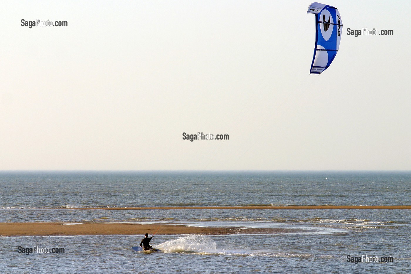 KITE SURF, SURF A VOILE, REGION DE DEAUVILLE, CALVADOS (14), NORMANDIE, FRANCE 