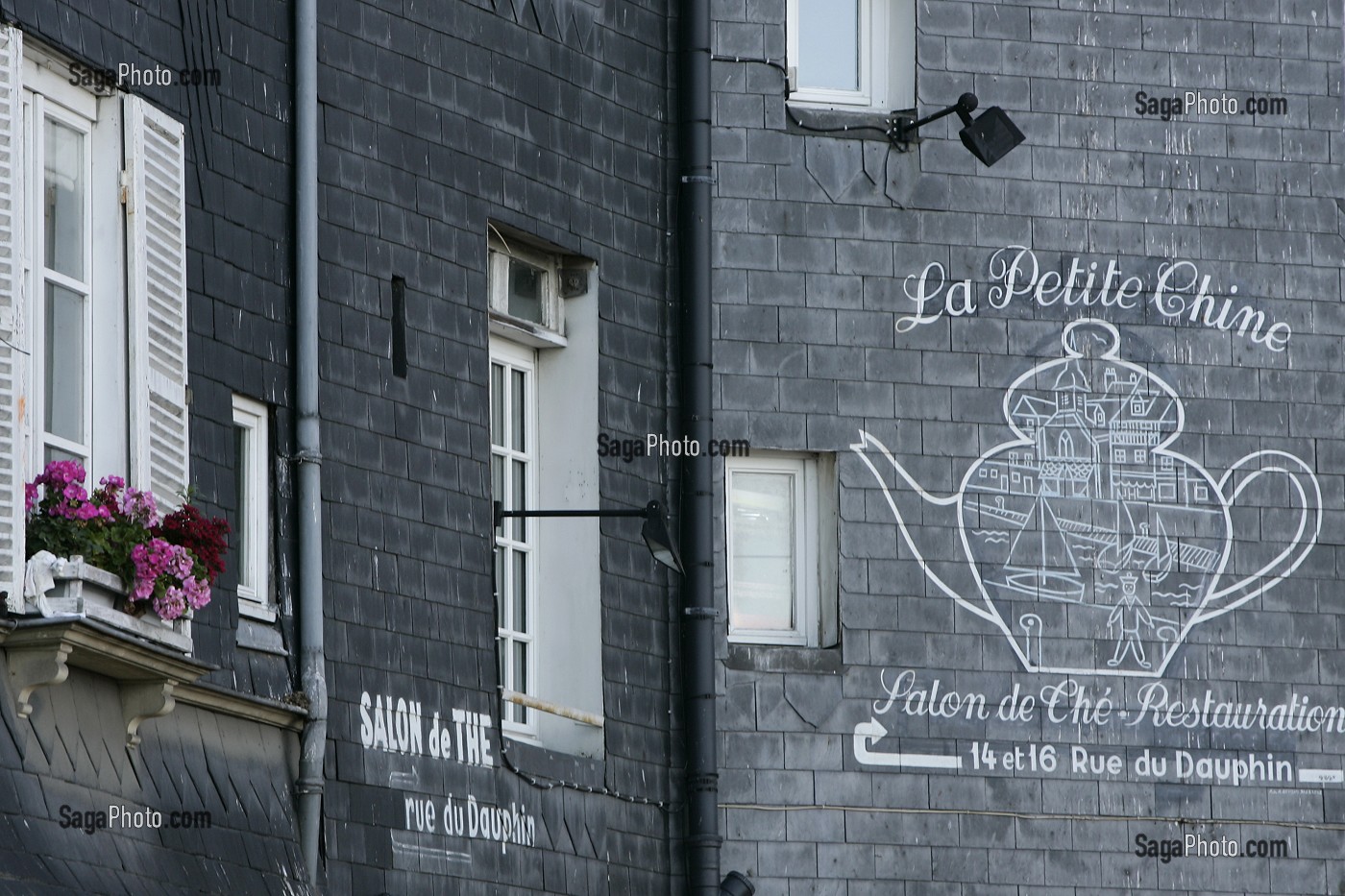 PATISSERIE ET SALON DE THE 'LA PETITE CHINE', HONFLEUR, CALVADOS (14), NORMANDIE, FRANCE 
