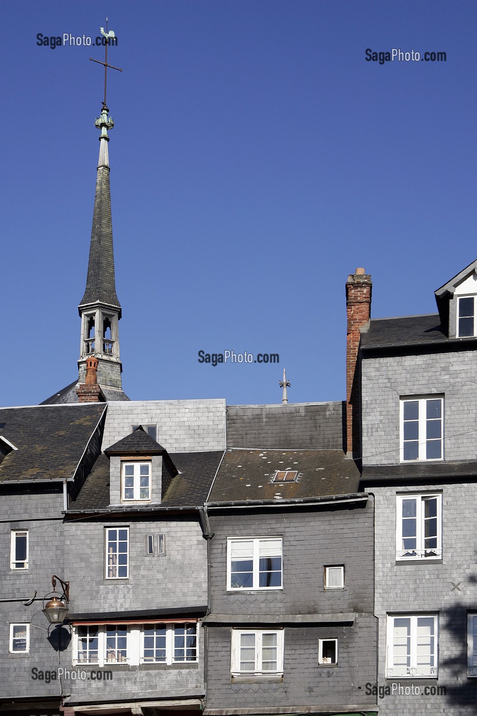 FACADE EN ARDOISES, LE VIEUX BASSIN, HONFLEUR, CALVADOS (14), NORMANDIE, FRANCE 