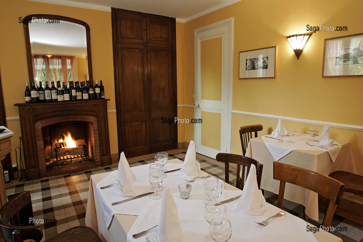 SALLE DE RESTAURANT 'LA FRAICHETTE', HONFLEUR, CALVADOS (14), NORMANDIE, FRANCE 
