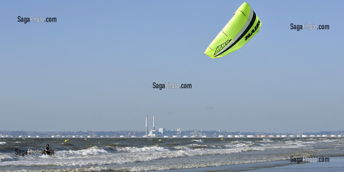 KITE SURF, TROUVILLE-SUR-MER, CALVADOS (14), NORMANDIE, FRANCE 