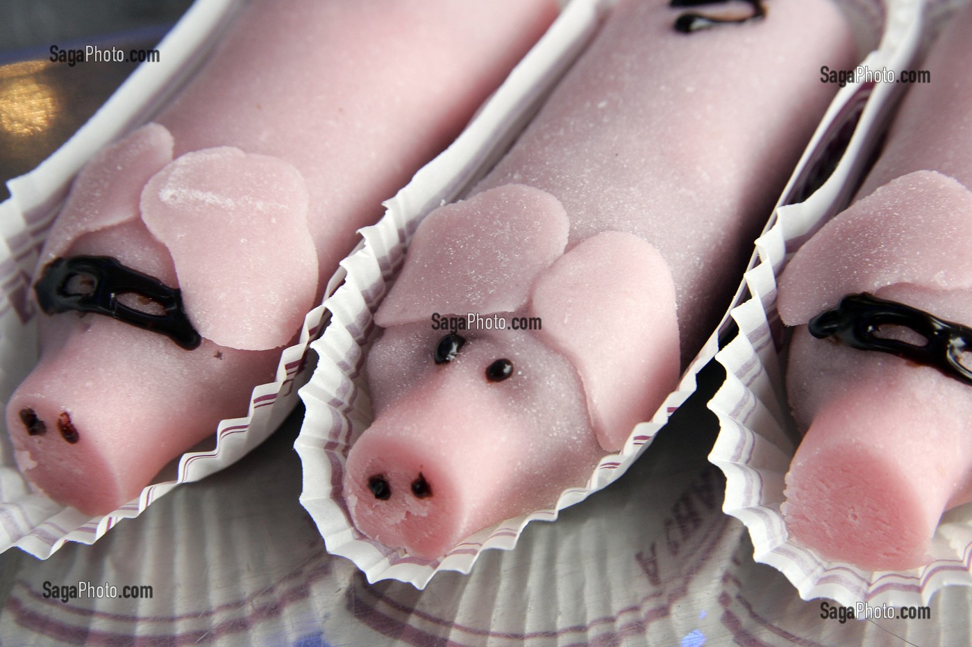 LES PETITS COCHONS, PATISSERIE, SALON DE THE 'CHARLOTTE CORDAY', TROUVILLE-SUR-MER, CALVADOS (14), NORMANDIE, FRANCE 