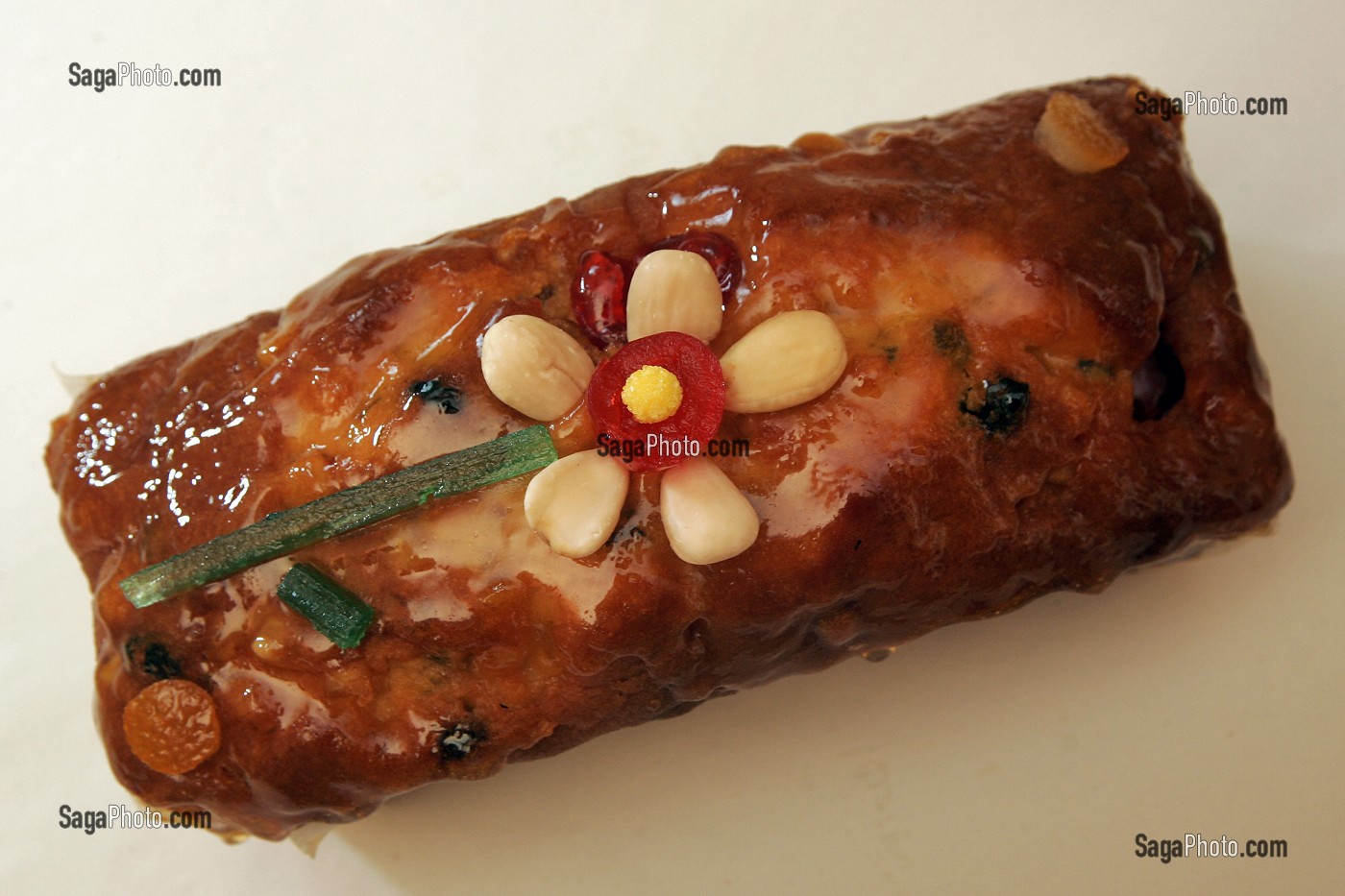 LE CAKE A L'ANCIENNE, PATISSERIE 'AUX DUCS DE NORMANDIE', TROUVILLE-SUR-MER, CALVADOS (14), NORMANDIE, FRANCE 