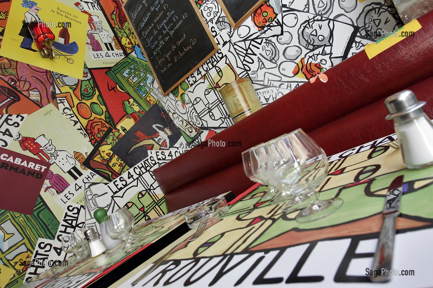 BISTROT DES QUATRE CHATS, TROUVILLE-SUR-MER, CALVADOS (14), NORMANDIE, FRANCE 