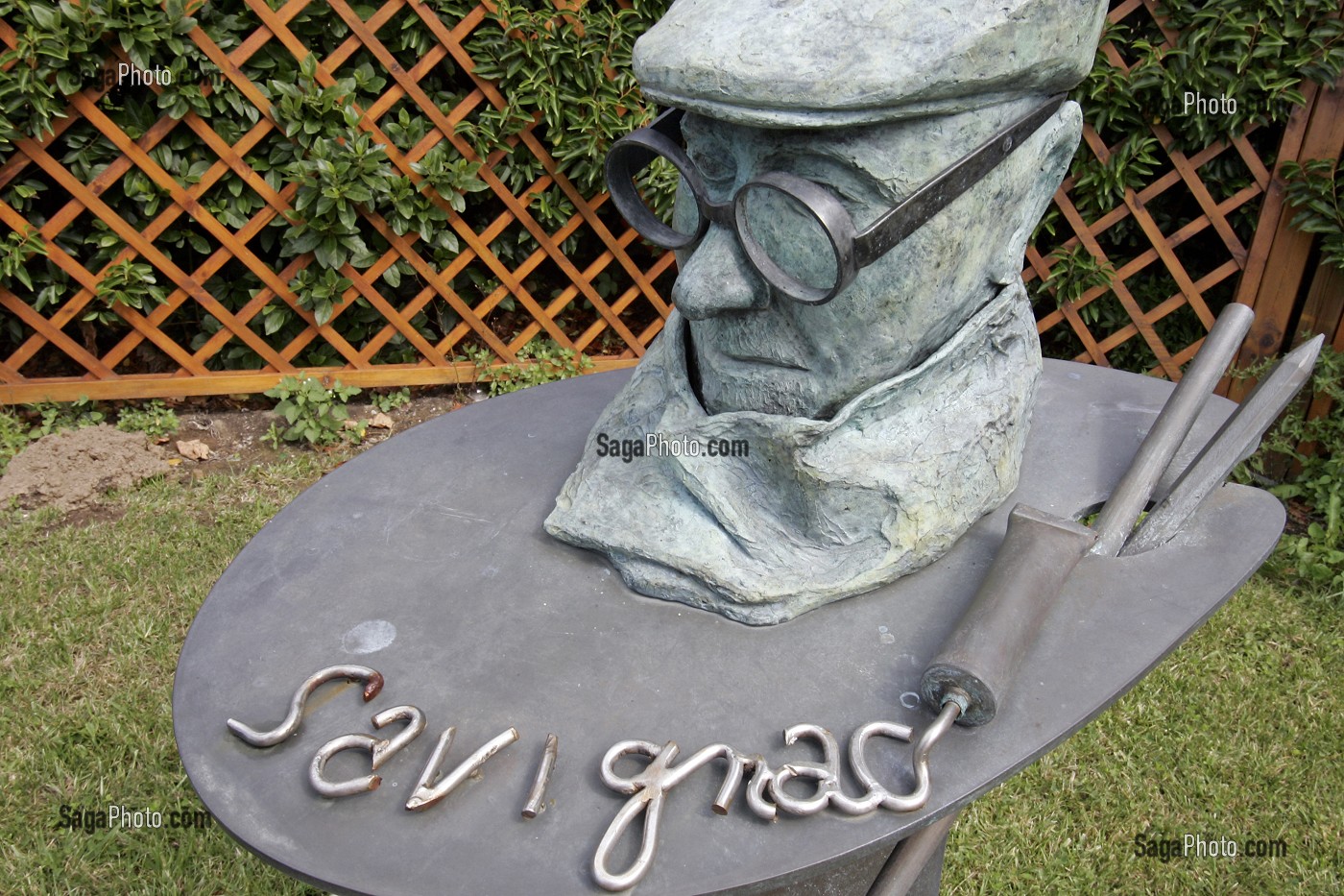SCULPTURE DE SAVIGNAC PAR BOCQUET, VILLA MONTEBELLO, MUSEE DE TROUVILLE-SUR-MER, CALVADOS (14), NORMANDIE, FRANCE 