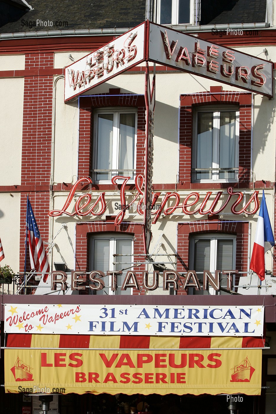 BRASSERIE 'LES VAPEURS', TROUVILLE-SUR-MER, CALVADOS (14), NORMANDIE, FRANCE 