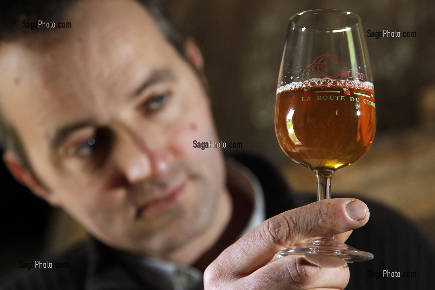 STEPHANE GRANDVAL, PRODUCTEUR DE CIDRE AU  MANOIR DE GRANDOUET, CAMBREMER, ROUTE DU CIDRE, CALVADOS (14), BASSE NORMANDIE, FRANCE 