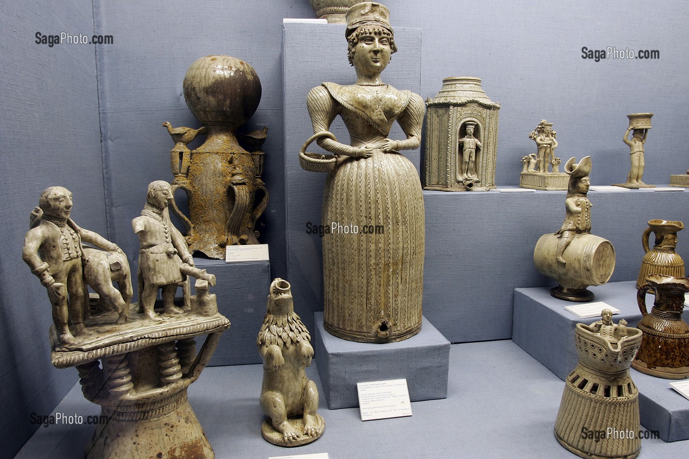 POTERIE, GRE DE LA BORNE, MUSEE DU BERRY, HOTEL CUJAS, BOURGES, CHER (18), FRANCE 