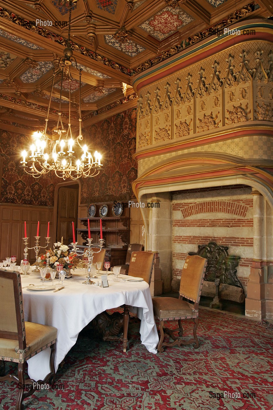 SALLE A MANGER TAPISSEE DE CUIR, CHATEAU, MEILLANT, CHER (18), FRANCE 