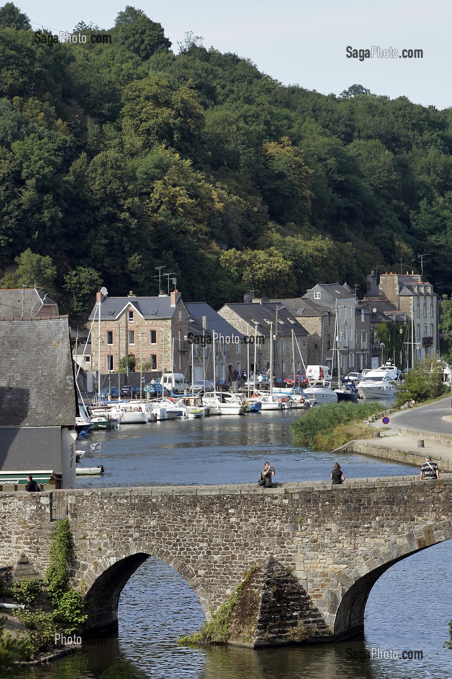 VIEUX PONT SUR LA RANCE, QUARTIER DU PORT, VILLE MEDIEVALE DE DINAN, COTES D'ARMOR (22), BRETAGNE, FRANCE 