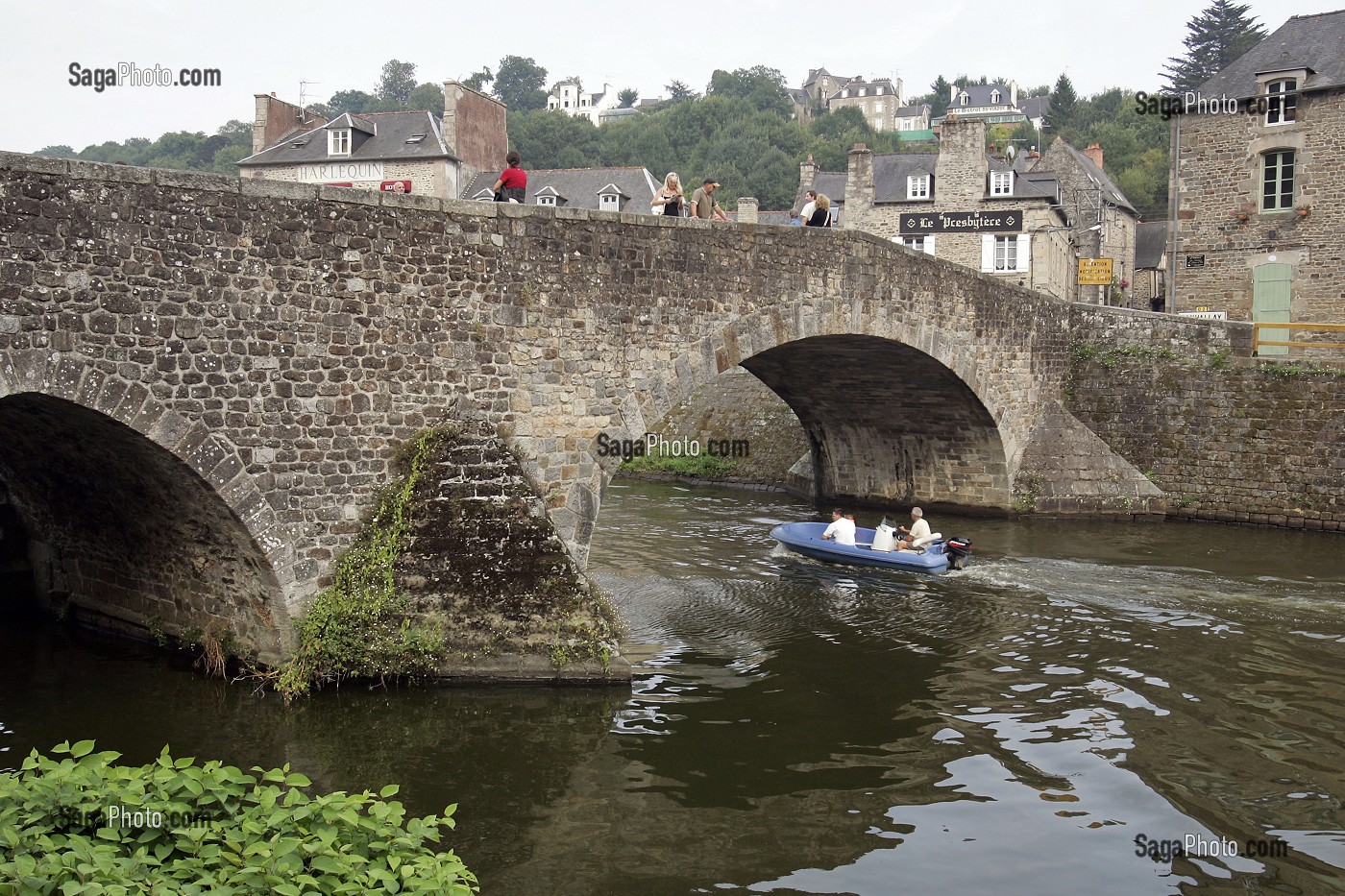 LE VIEUX PONT SUR LA RANCE, PORT DE LA VILLE MEDIEVALE DE DINAN, COTES D'ARMOR (22), BRETAGNE, FRANCE 