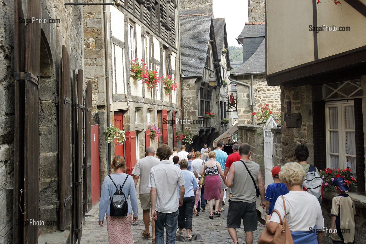 RUE DU PETIT FORT, VILLE MEDIEVALE DE DINAN, COTES D'ARMOR (22), BRETAGNE, FRANCE 