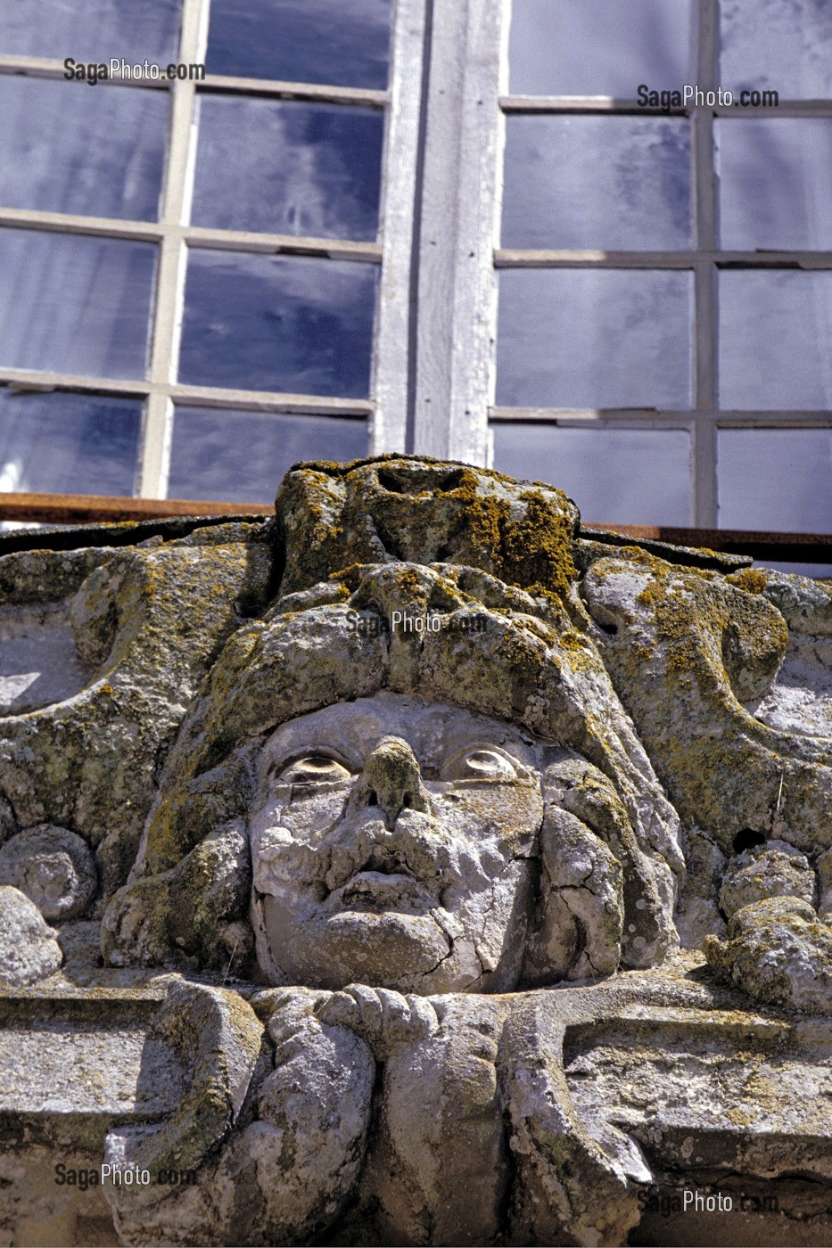 DETAIL DES STATUES, CHATEAU DE BEAUMESNIL, EURE (27), NORMANDIE, FRANCE 