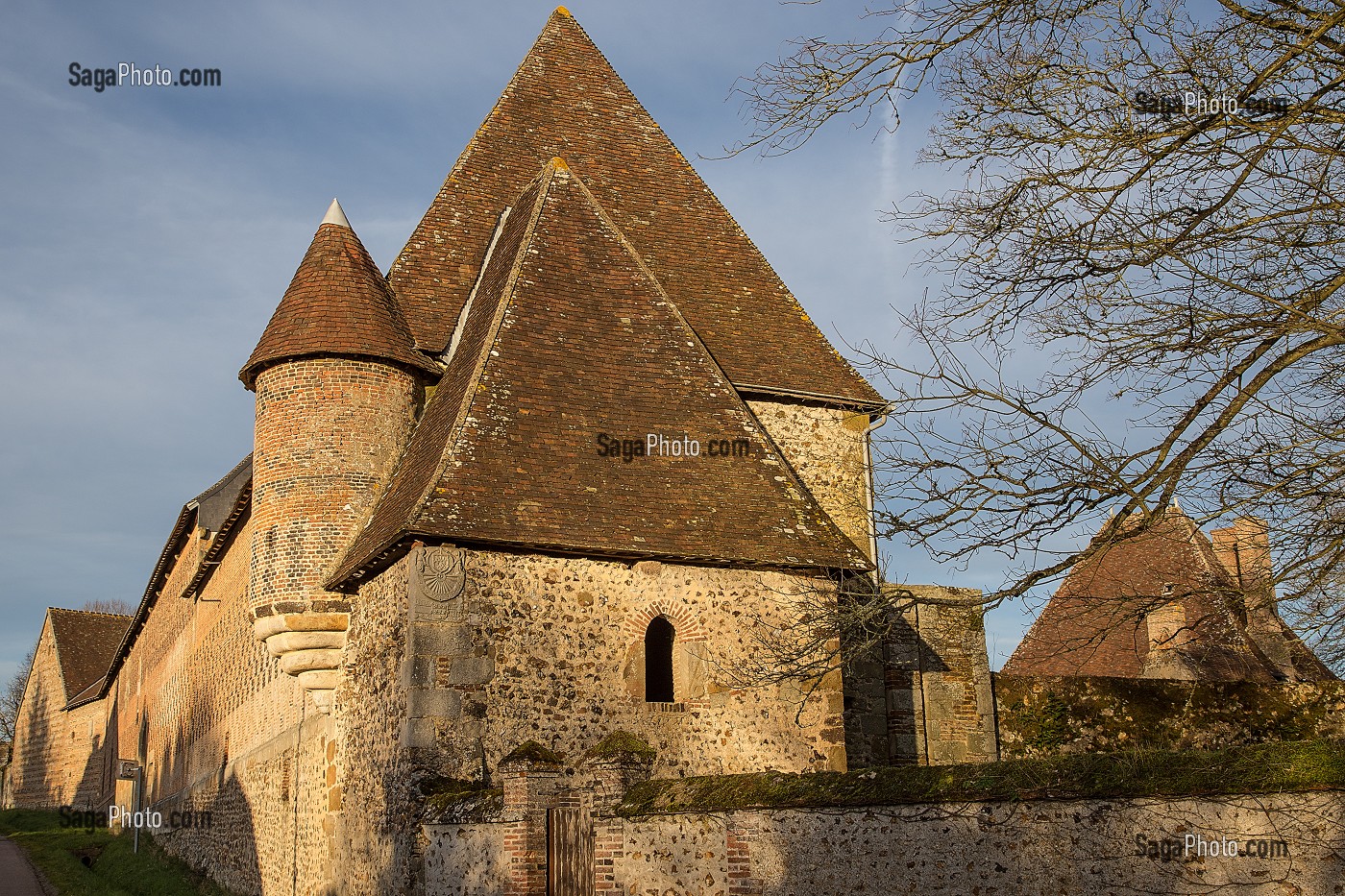 LE PRIEURE DE CHAISE-DIEU-DU-THEIL EDIFIE AU MOYEN-AGE, CHAISE-DIEU-DU-THEIL, EURE (27), FRANCE 
