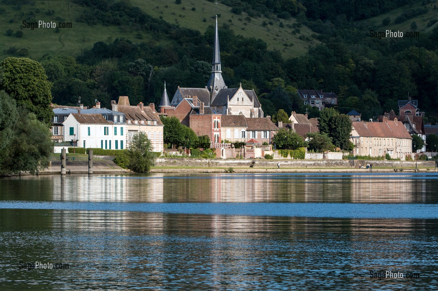 VILLAGE DU PETIT ANDELY EN BORD DE SEINE, LES ANDELYS, EURE (27), NORMANDIE, FRANCE 
