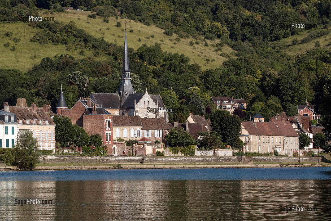 VILLAGE DU PETIT ANDELY EN BORD DE SEINE, LES ANDELYS, EURE (27), NORMANDIE, FRANCE 