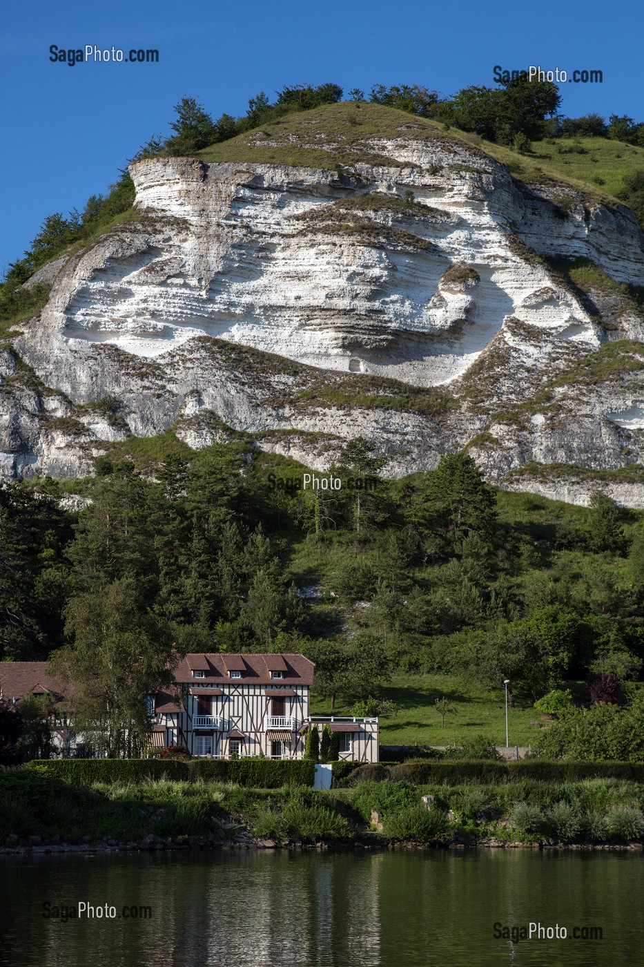 CHAMBRES D'HOTES LA CANOTIERE EN BORD SEINE SOUS LES FALAISES DE CRAIES BLANCHES, LES ANDELYS, EURE (27), NORMANDIE, FRANCE 