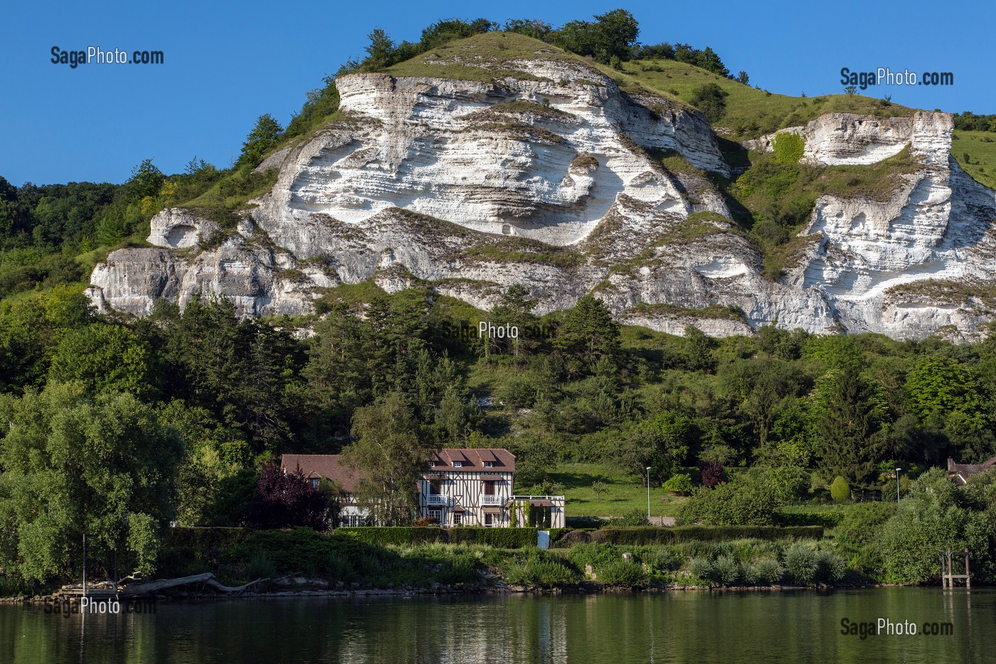 CHAMBRES D'HOTES LA CANOTIERE EN BORD SEINE SOUS LES FALAISES DE CRAIES BLANCHES, LES ANDELYS, EURE (27), NORMANDIE, FRANCE 