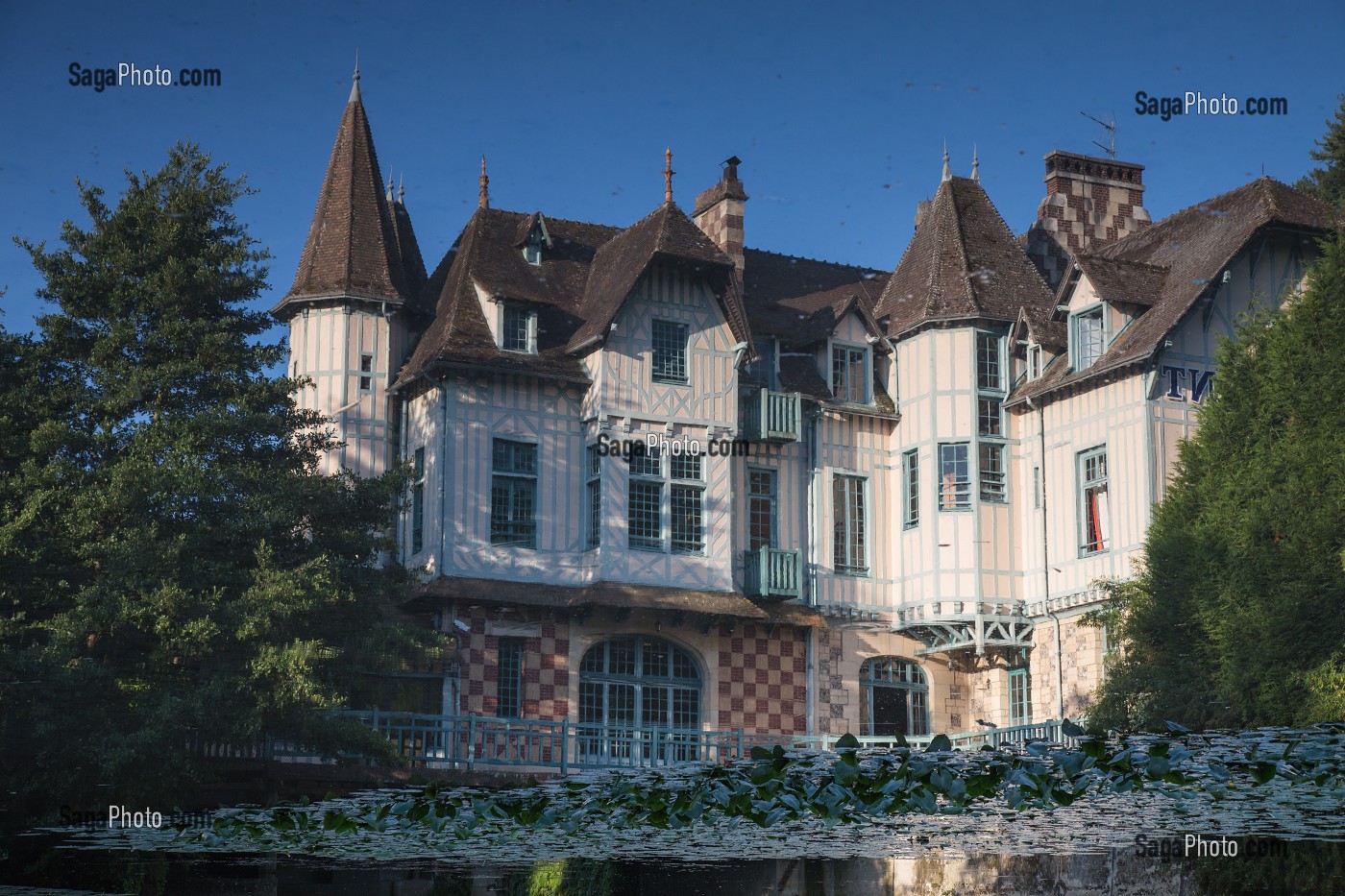 HOTEL-RESTAURANT LE MOULIN DE CONNELLES EN BORDS DE SEINE, EURE (27), NORMANDIE, FRANCE 