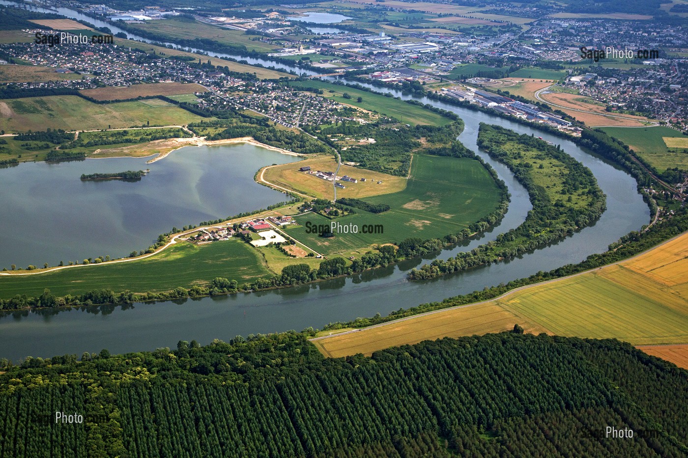 BOUCLE DE LA SEINE AU NIVEAU DE GAILLON, VALLEE DE LA SEINE VUE DU CIEL, EURE (27), NORMANDIE, FRANCE 