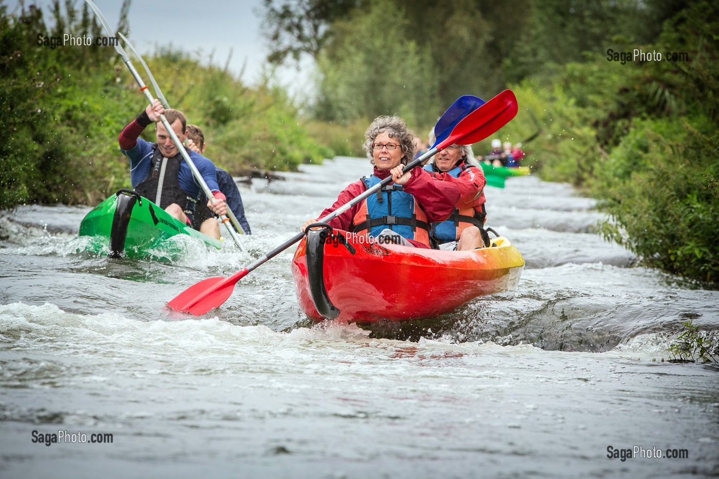 DESCENTE EN CANOE SUR LA RIVIERE L'EURE, BEAUMONT-LE-ROGER, (27) EURE, FRANCE 