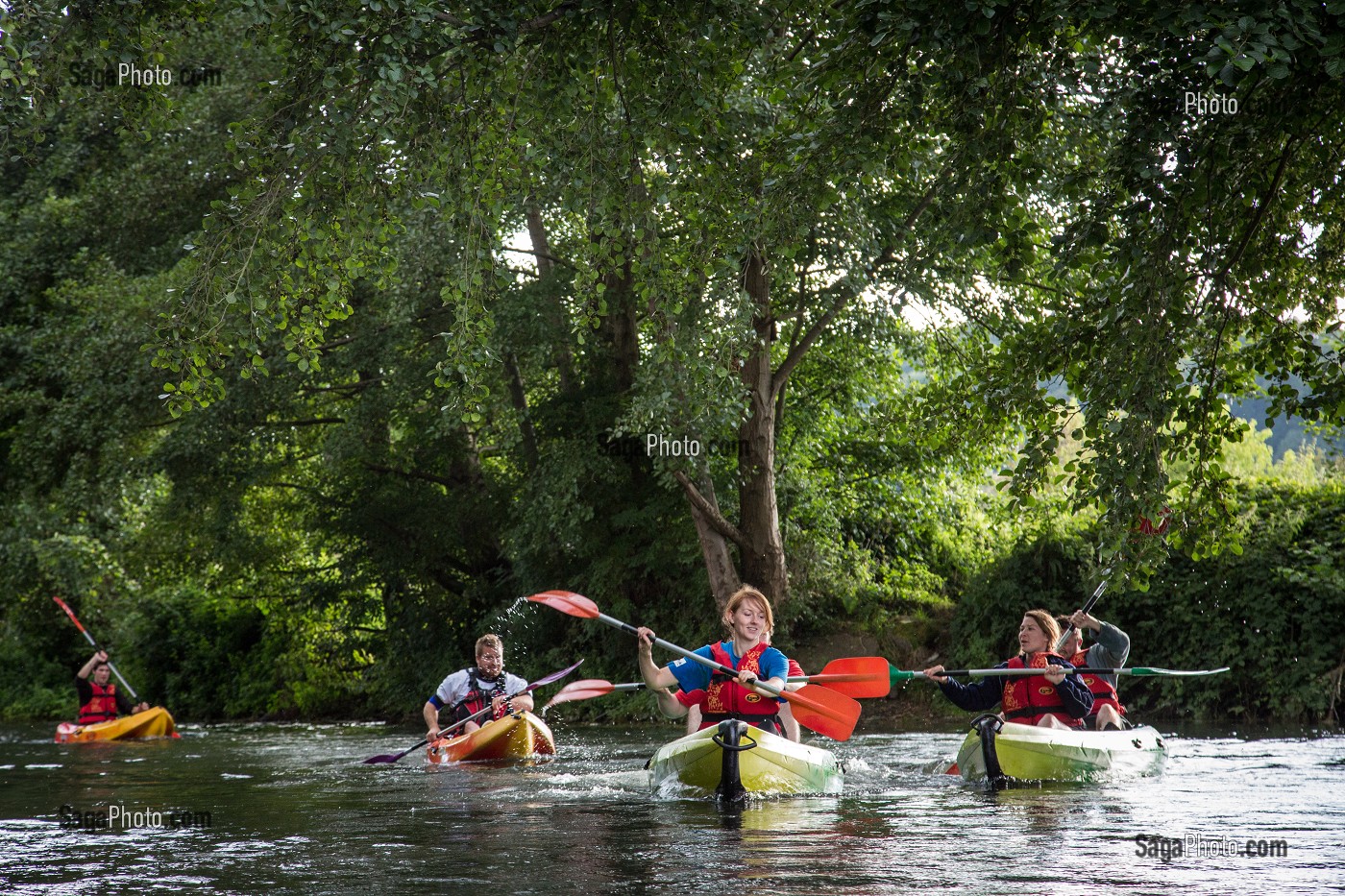 DESCENTE EN CANOE SUR LA RIVIERE LA RISLE, BRIONNE (27) EURE, FRANCE 