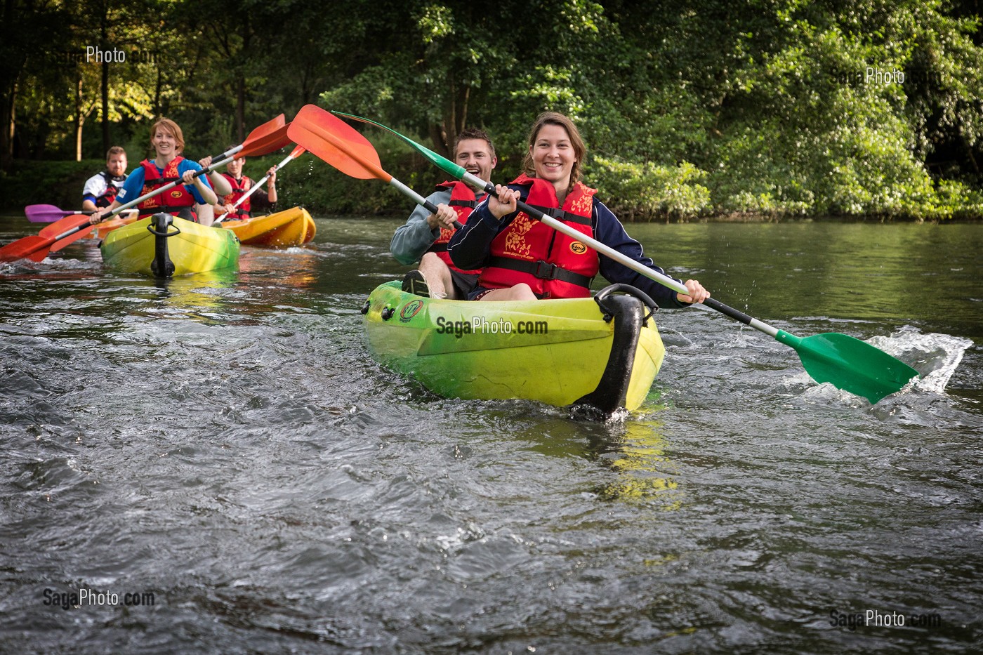 DESCENTE EN CANOE SUR LA RIVIERE LA RISLE, BRIONNE (27) EURE, FRANCE 