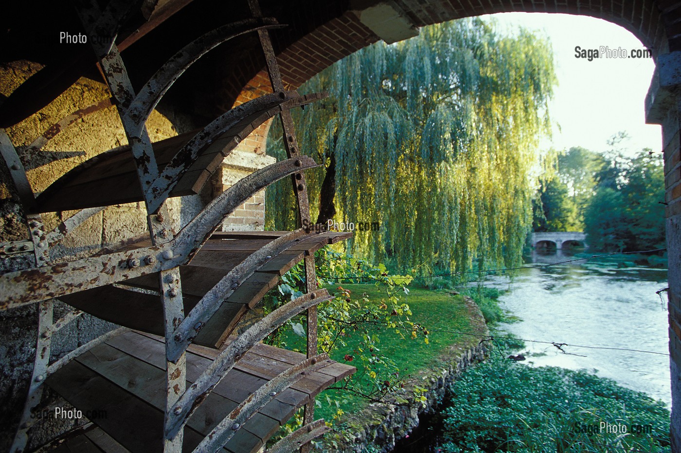 ROUE DU MOULIN DE MOLEANS, EURE-ET-LOIR (28), FRANCE 