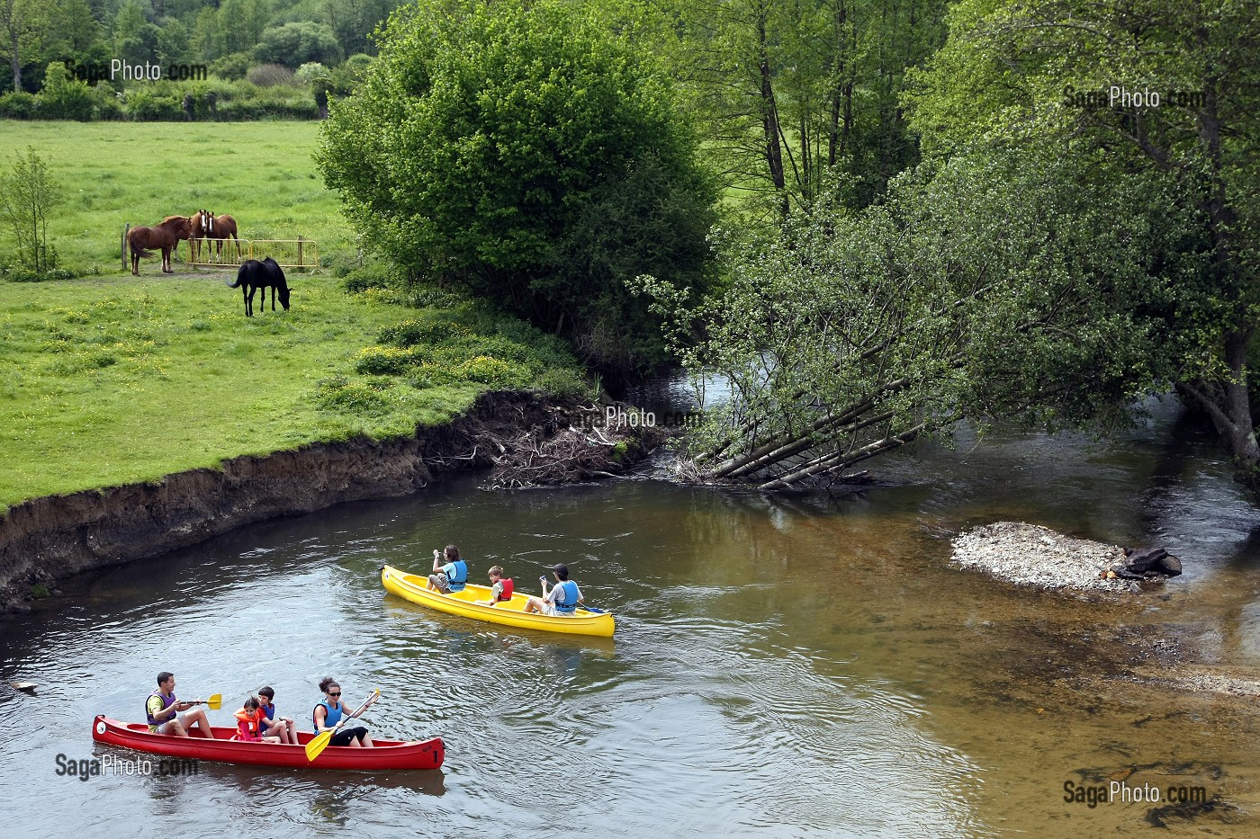 DESCENTE EN CANOE KAYAK SUR LA RIVIERE L'HUISNE ENTRE MARGON ET NOGENT-LE-ROTROU, REGION DE PERCHE, EURE-ET-LOIR (28), FRANCE 