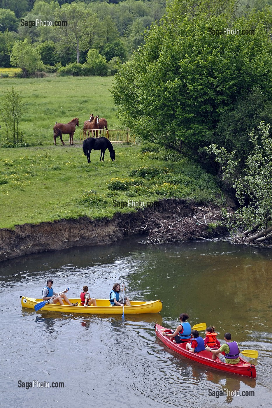 DESCENTE EN CANOE KAYAK SUR LA RIVIERE L'HUISNE ENTRE MARGON ET NOGENT-LE-ROTROU, REGION DE PERCHE, EURE-ET-LOIR (28), FRANCE 