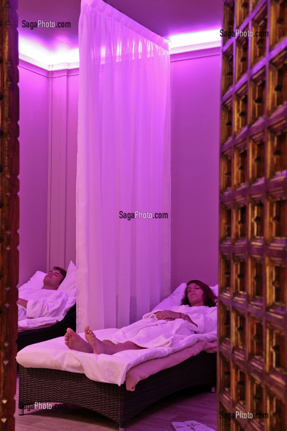 SPA “BE BY MONARQUE”, HOTEL DU GRAND MONARQUE, CHARTRES, EURE-ET-LOIR, FRANCE 