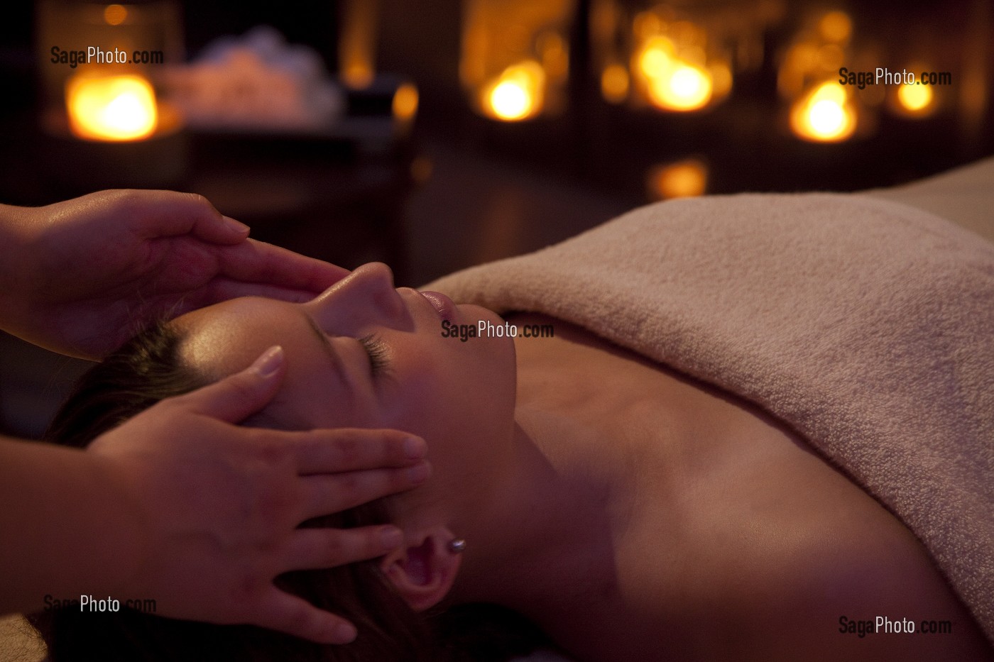 MASSAGE DE LA TETE, SPA “BE BY MONARQUE', HOTEL DU GRAND MONARQUE, CHARTRES, EURE-ET-LOIR, FRANCE 