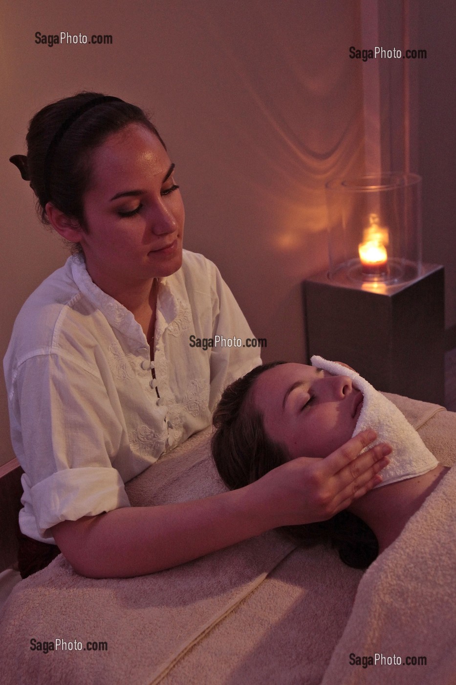 SPA “BE BY MONARQUE”, HOTEL DU GRAND MONARQUE, CHARTRES, EURE-ET-LOIR, FRANCE 
