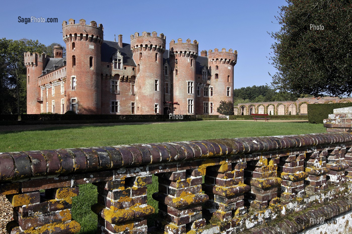 FACADE PRINCIPALE DU CHATEAU DE VILLEBON, DERNIERE DEMEURE DU DUC DE SULLY MORT EN 1641, VILLEBON, EURE-ET-LOIR (28), FRANCE 