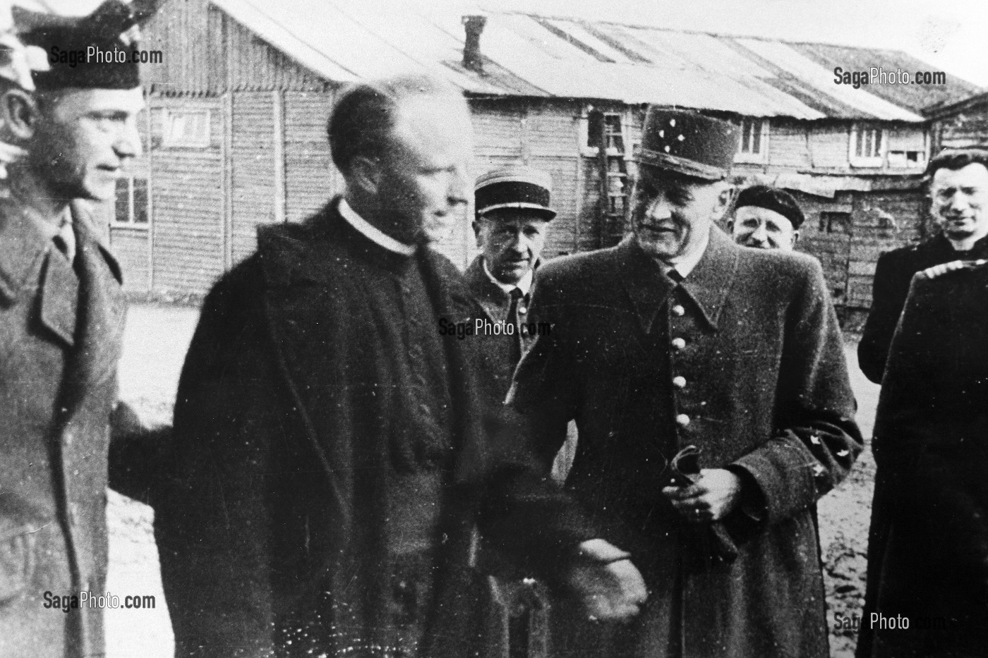 FRANZ STOCK ET LE GENERAL BOISSEAU, DIRECTEUR GENERAL DES PRISONNIERS DE GUERRE, LE SEMINAIRE DES BARBELES EN HOMMAGE A L'ABBE ALLEMAND FRANZ STOCK (1904-1948), LE COUDRAY, CHARTRES, EURE-ET-LOIR (28), FRANCE 