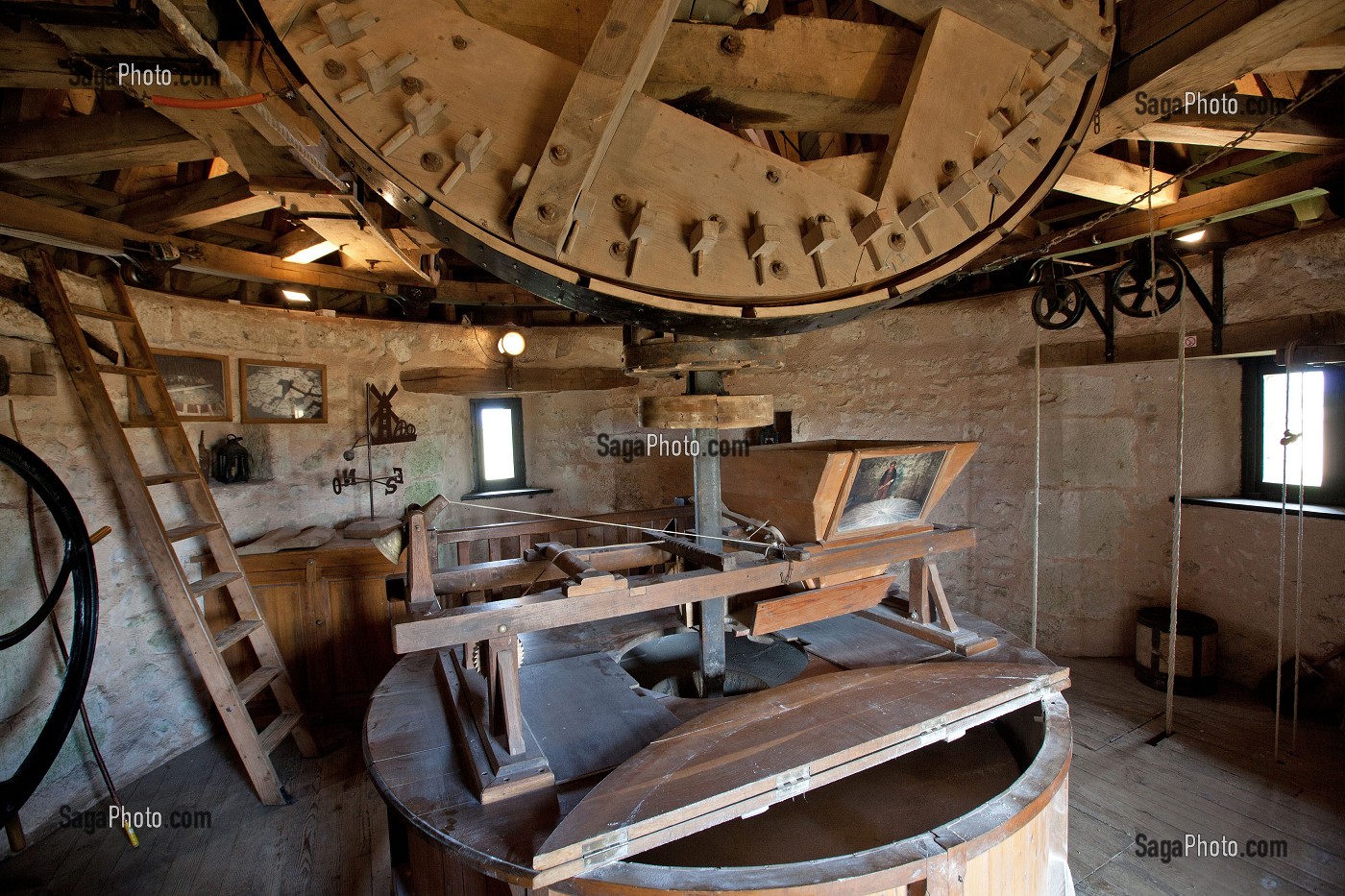 MOULIN A VENT DE FROUVILLE-PENSIER, EURE-ET-LOIR, FRANCE 