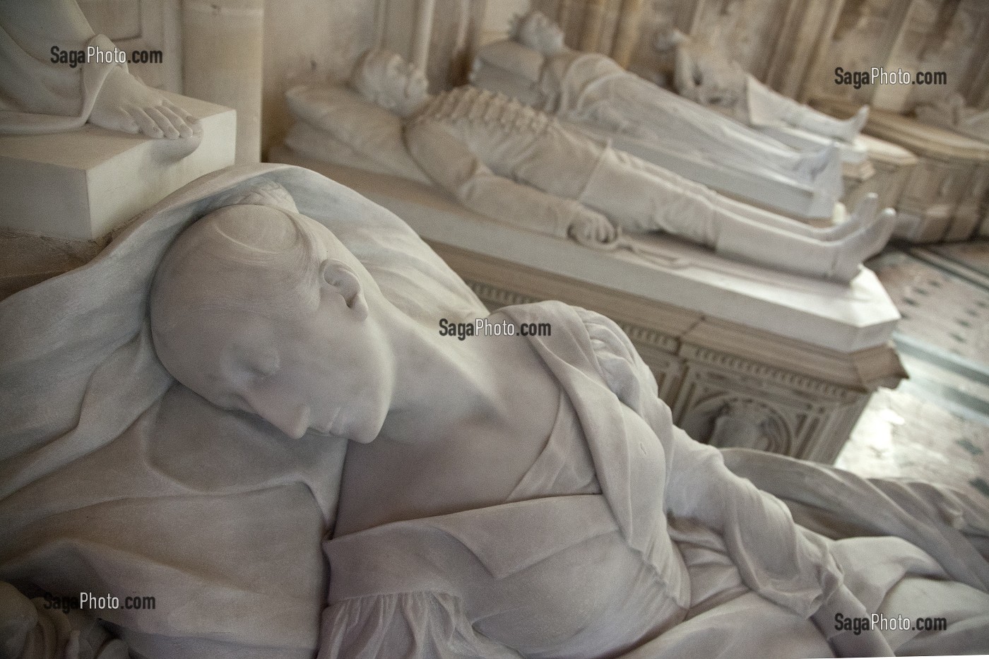 GISANT DE LA PRINCESSE MARIE (1813) PAR H. LEMAIRE, CHAPELLE ROYALE SAINT-LOUIS DE DREUX, MAUSOLEE DU ROI LOUIS-PHILIPPE ET SEPULTURES DE LA FAMILLE D'ORLEANS, EURE-ET-LOIR (28), FRANCE 