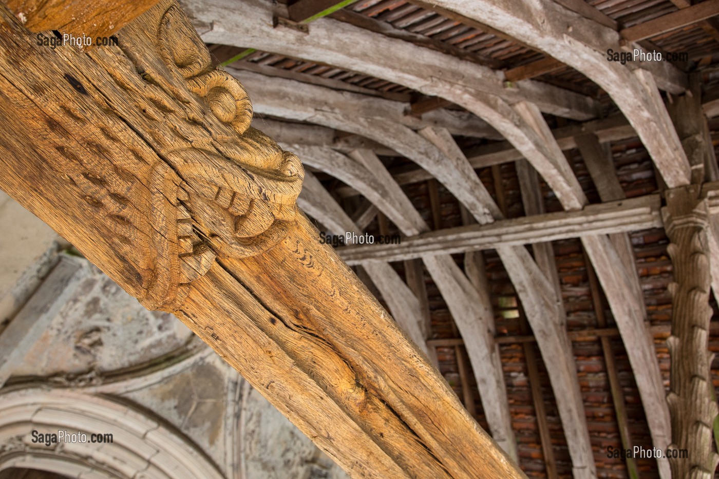 POUTRE A LA TETE DE DRAGON, CHARPENTE DE L'EGLISE DE SAINT-EMAN, SOURCE DU LOIR, EURE-ET-LOIR (28), FRANCE 