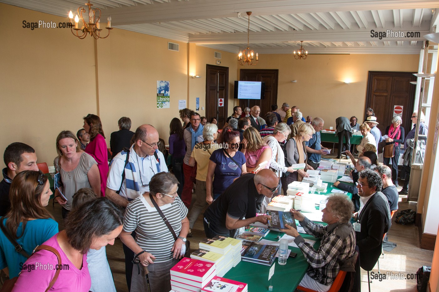 LA LIBRAIRIE, RENCONTRE AVEC LES AUTEURS, FETES DES LIVRES, DOMAINE DE SAINT-SIMON, LA FERTE-VIDAME, EURE-ET-LOIR (28), FRANCE 