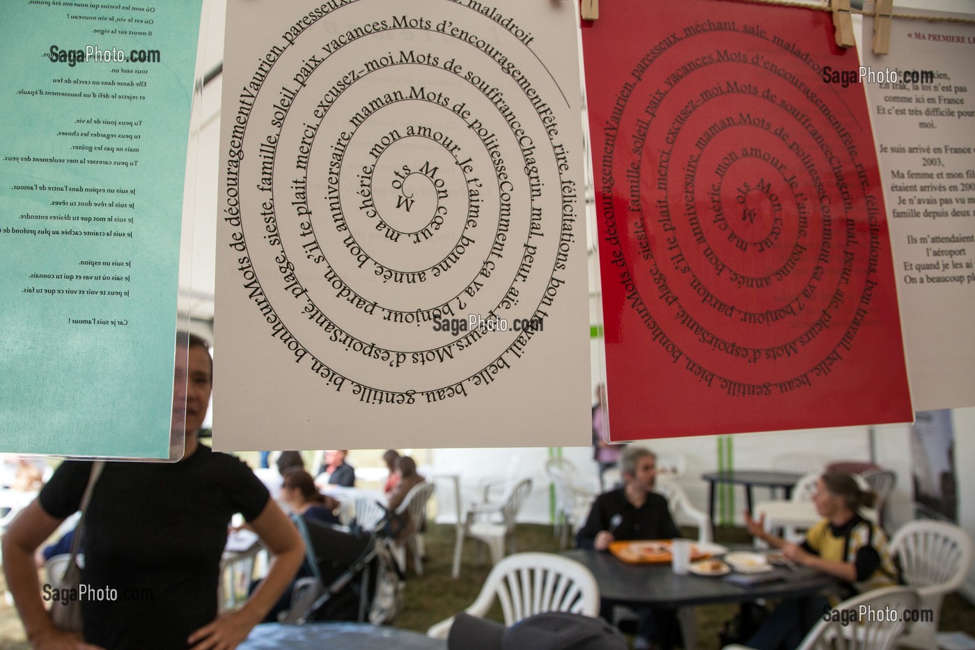 LECTURE DES POEMES, FETES DES LIVRES, DOMAINE DE SAINT-SIMON, LA FERTE-VIDAME, EURE-ET-LOIR (28), FRANCE 