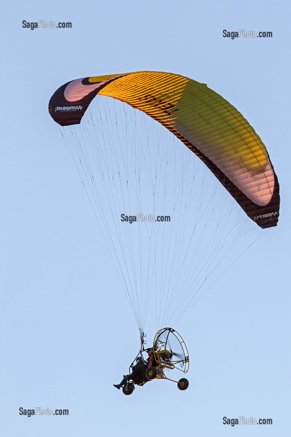 VOL EN PARAMOTEUR BI-PLACE, EURE-ET-LOIR (28), FRANCE 