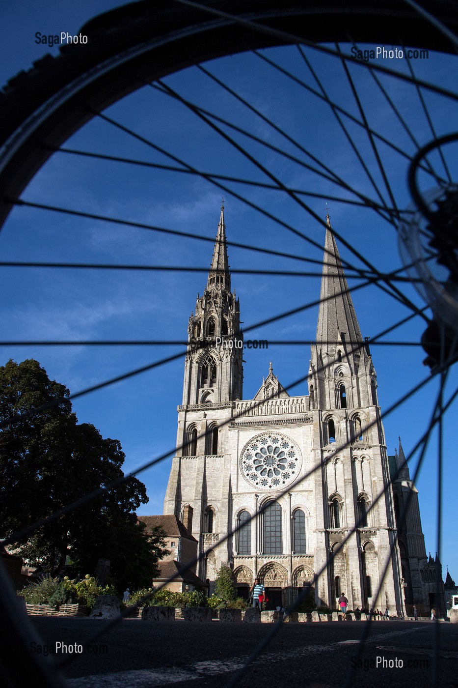 PARVIS ET PORTAIL ROYAL DE LA CATHEDRALE NOTRE-DAME, PATRIMOINE MONDAL DE L'UNESCO, CHARTRES, EURE-ET-LOIR (28), FRANCE 